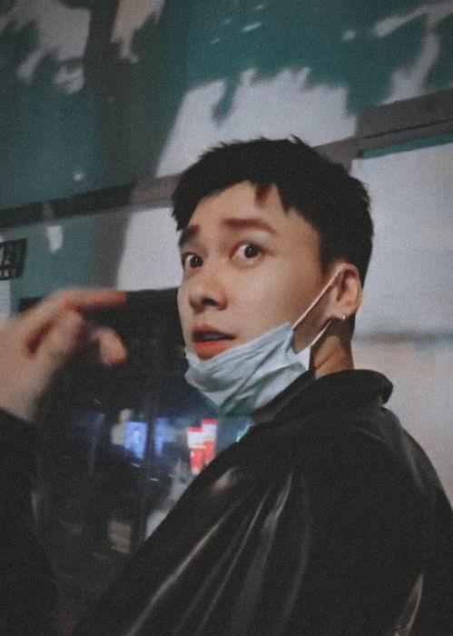 娱乐圈爆料肖战直男,娱乐圈直男典范，魅力四溢引关注